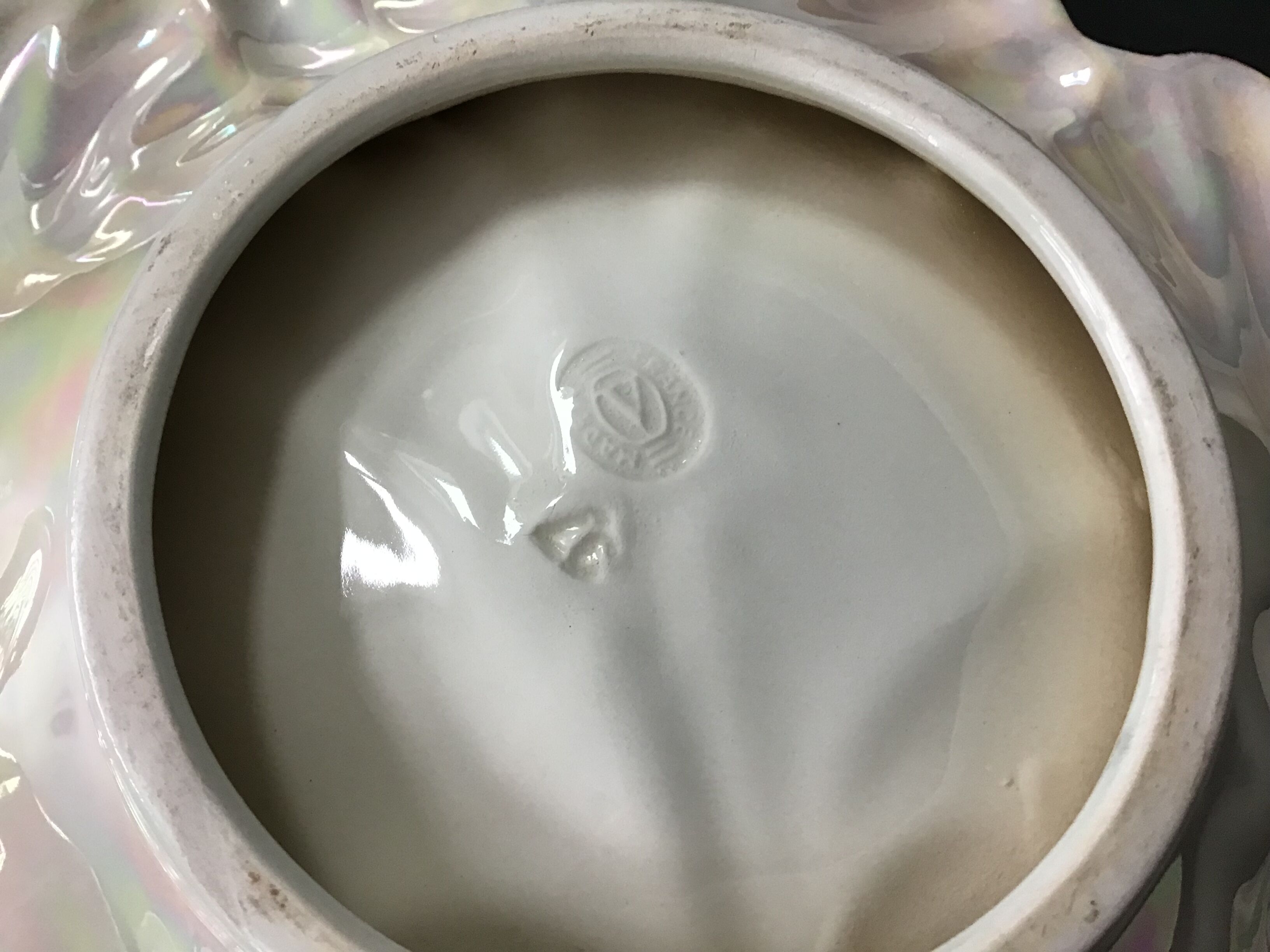Verceram iridescent ceramic leaf cutter