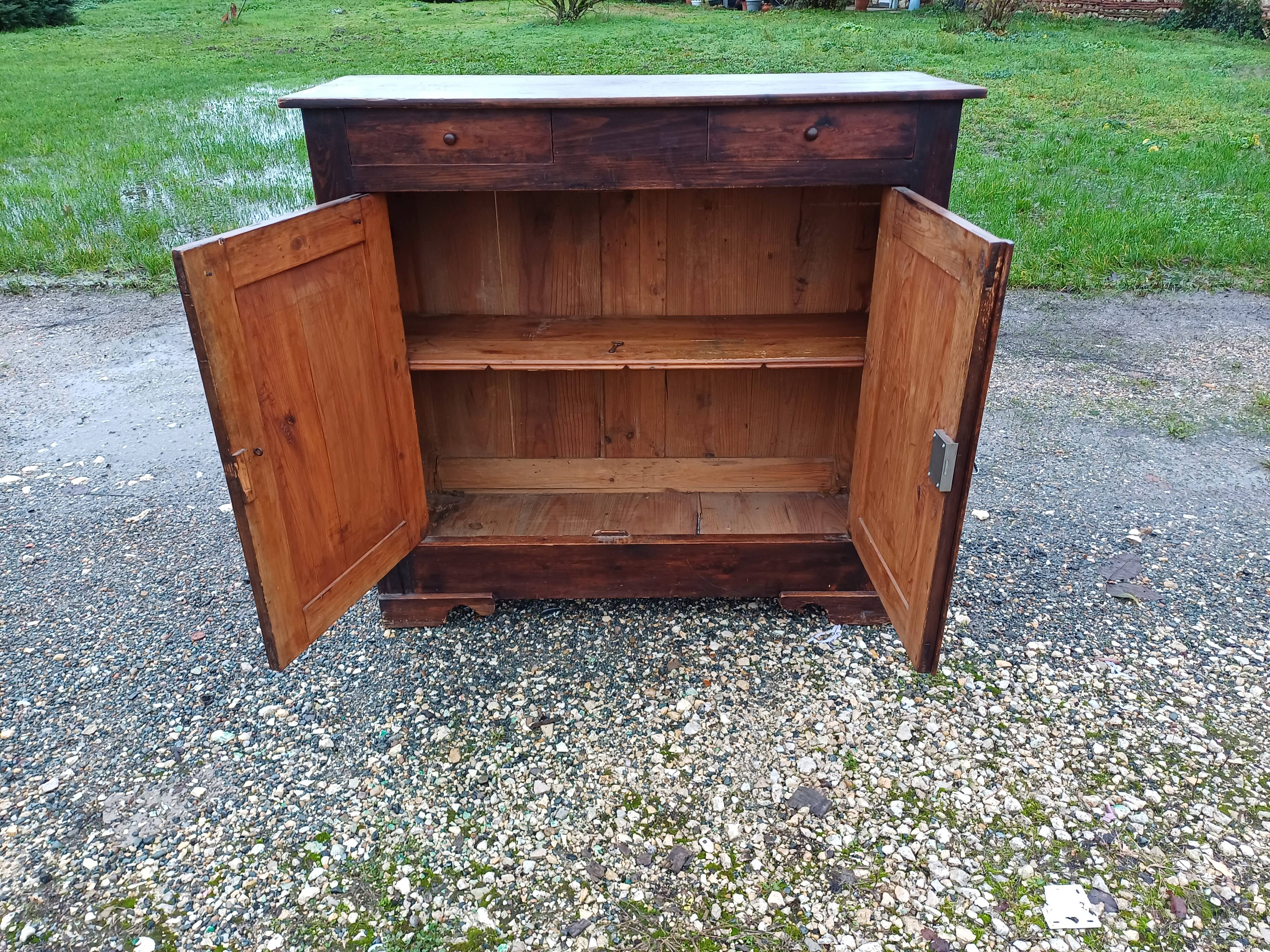 Parisian pine buffet