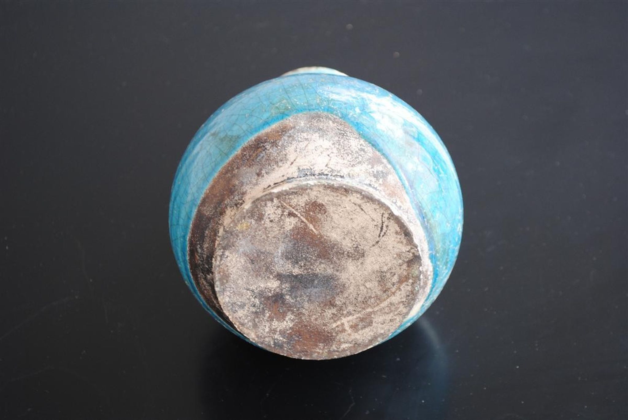 Pot ceramic glazed and cracked blue