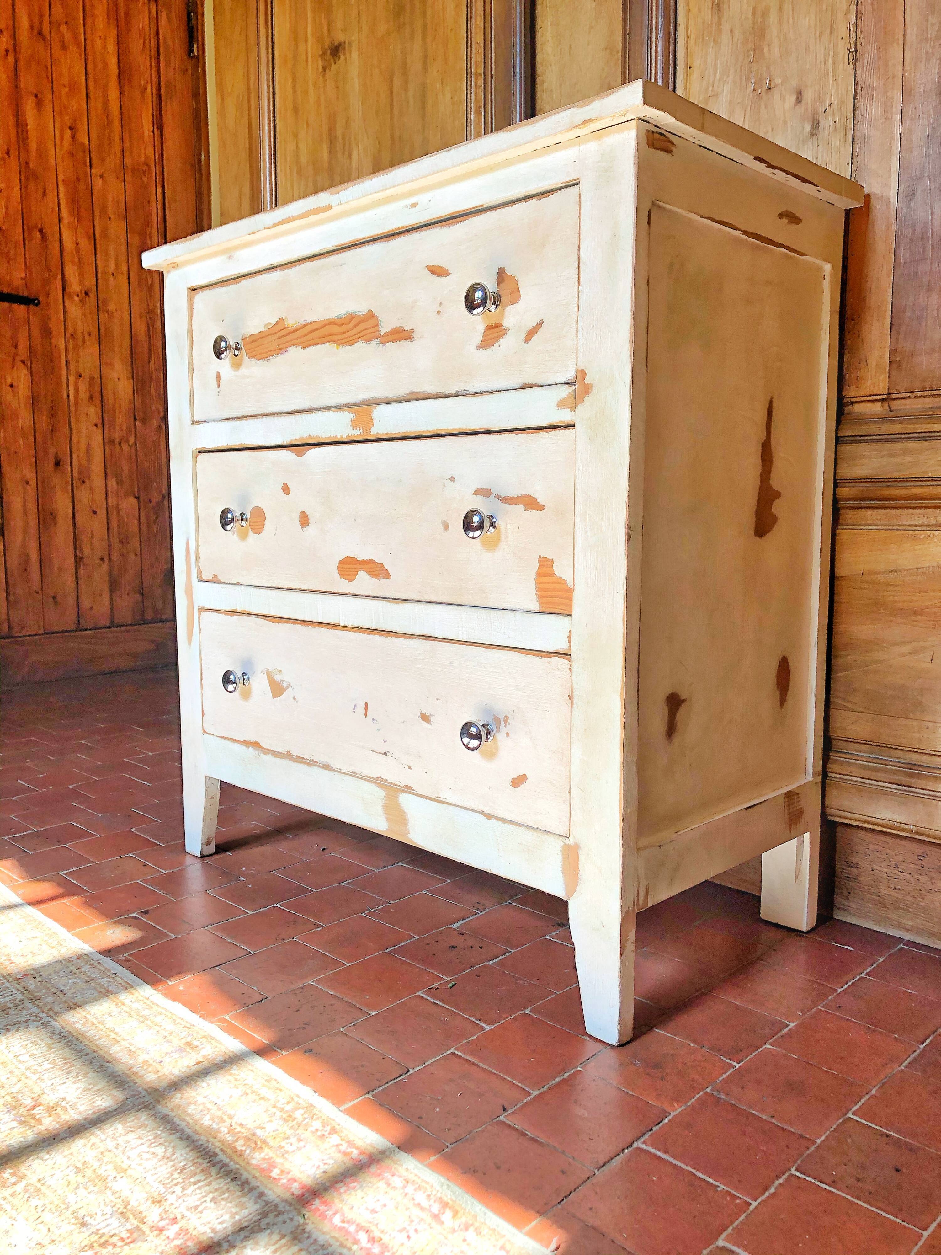 Patinated chest of drawers