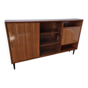 buffet moderniste des