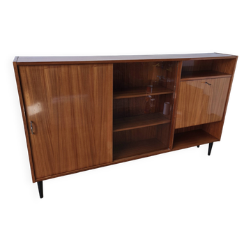 Buffet moderniste des années 1970