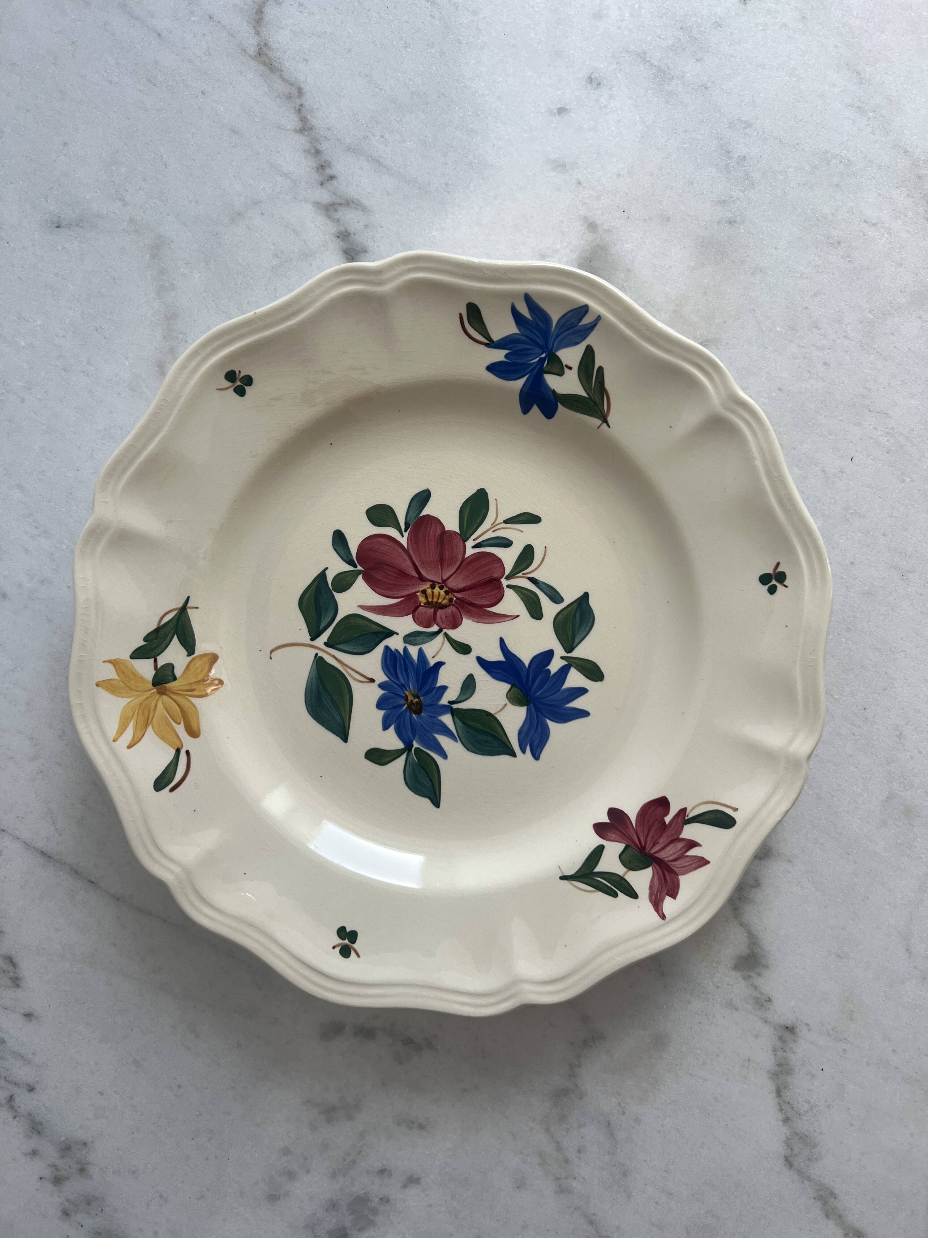 Set of 8 flat plates Sarreguemines and Digoin