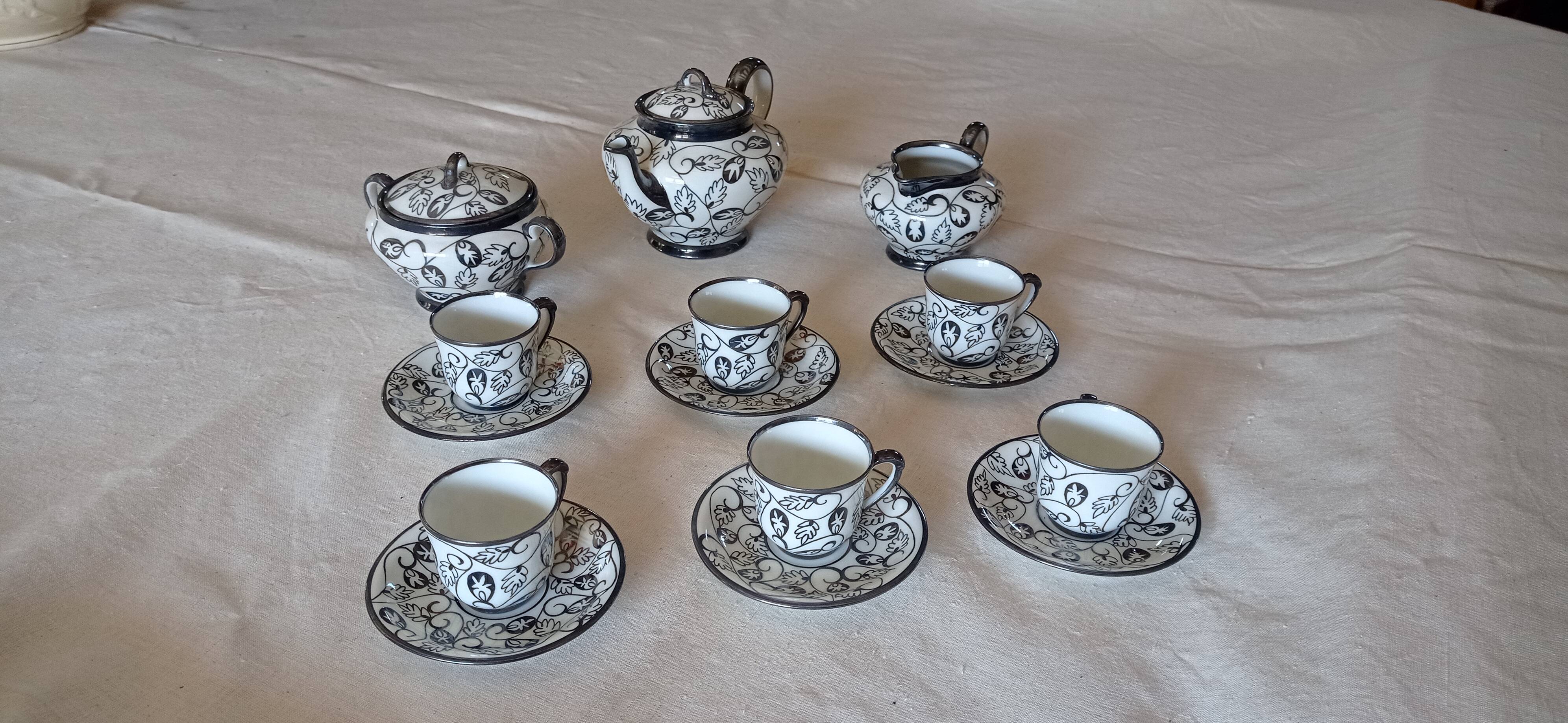 Coffee/tea service, glazed porcelain in Art Deco style, Saint Graal model.