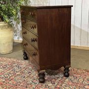 Victorian English commode from the 19th century in mahogany.