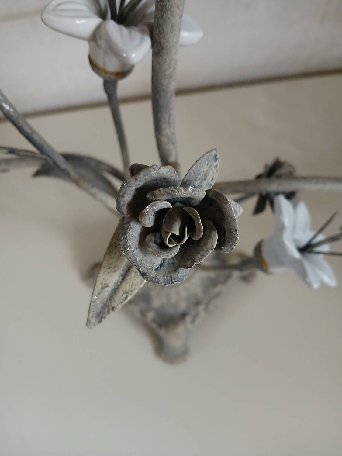 Antique chandelier in cast iron/metal and porcelain