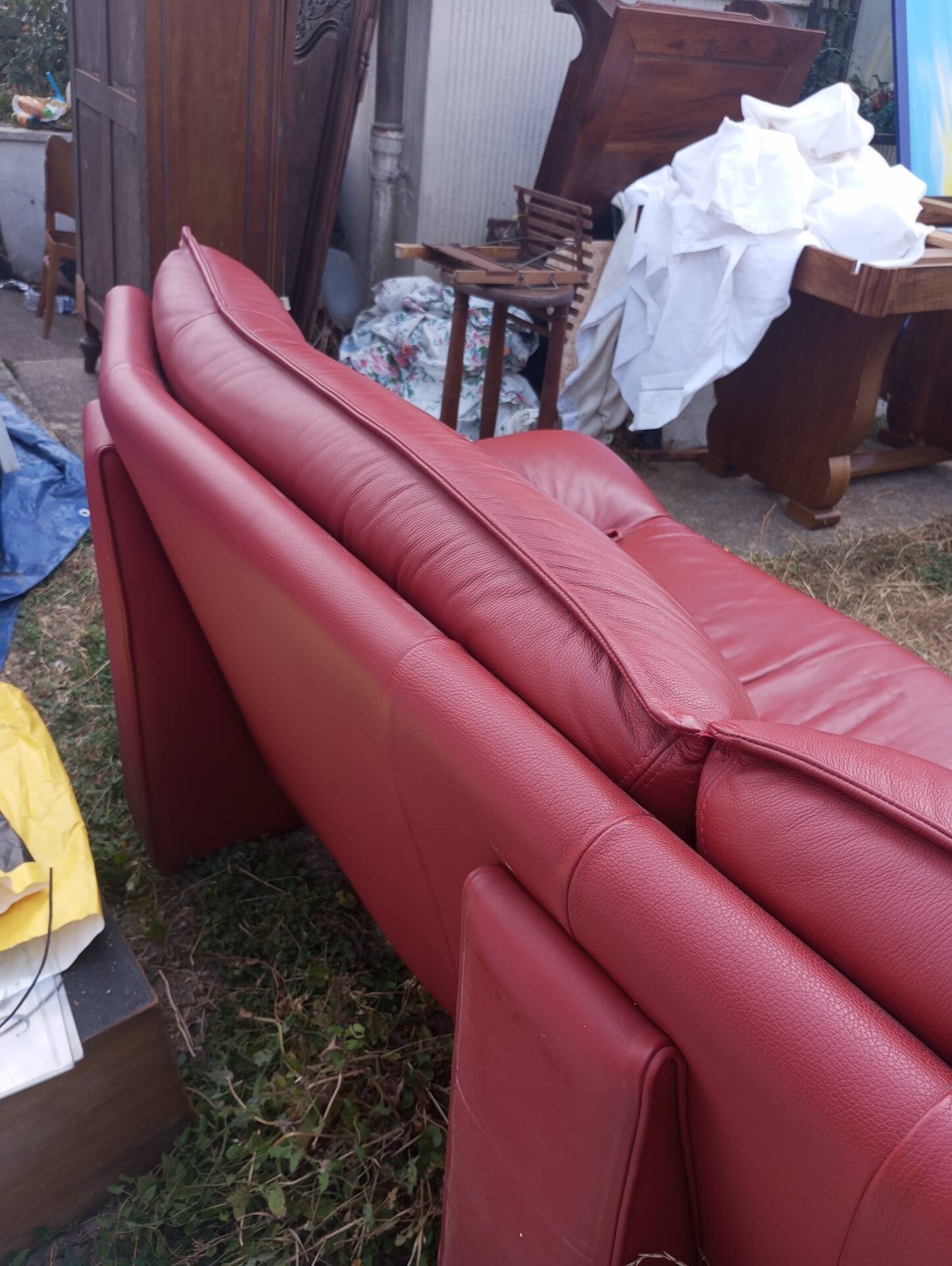 Italian 3-seater sofa in the style of Nicoletti Salotti.