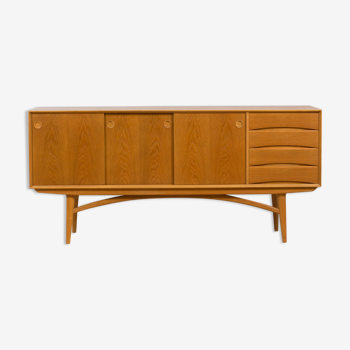 Scandinavian oak sideboard with sliding doors and 4 drawers