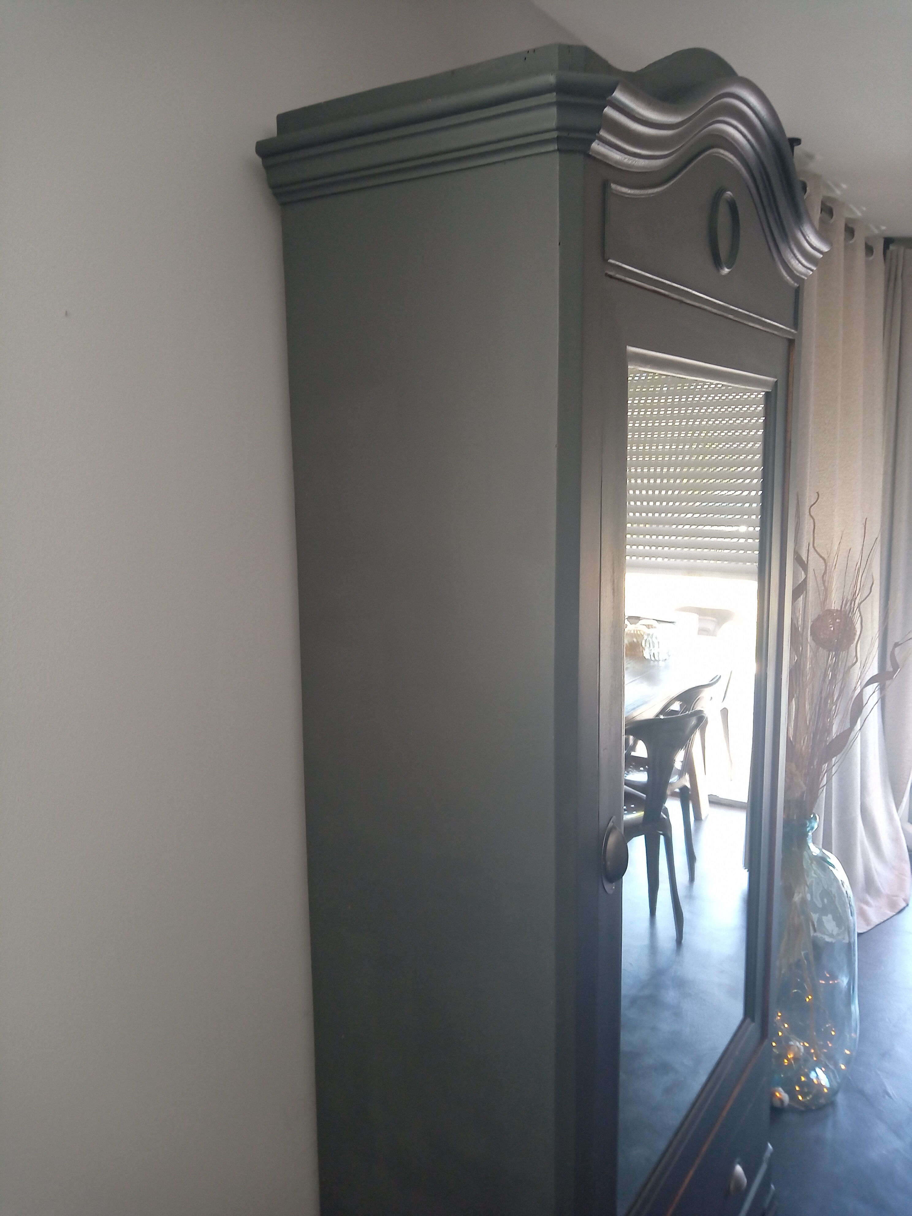 Good-looking wardrobe
