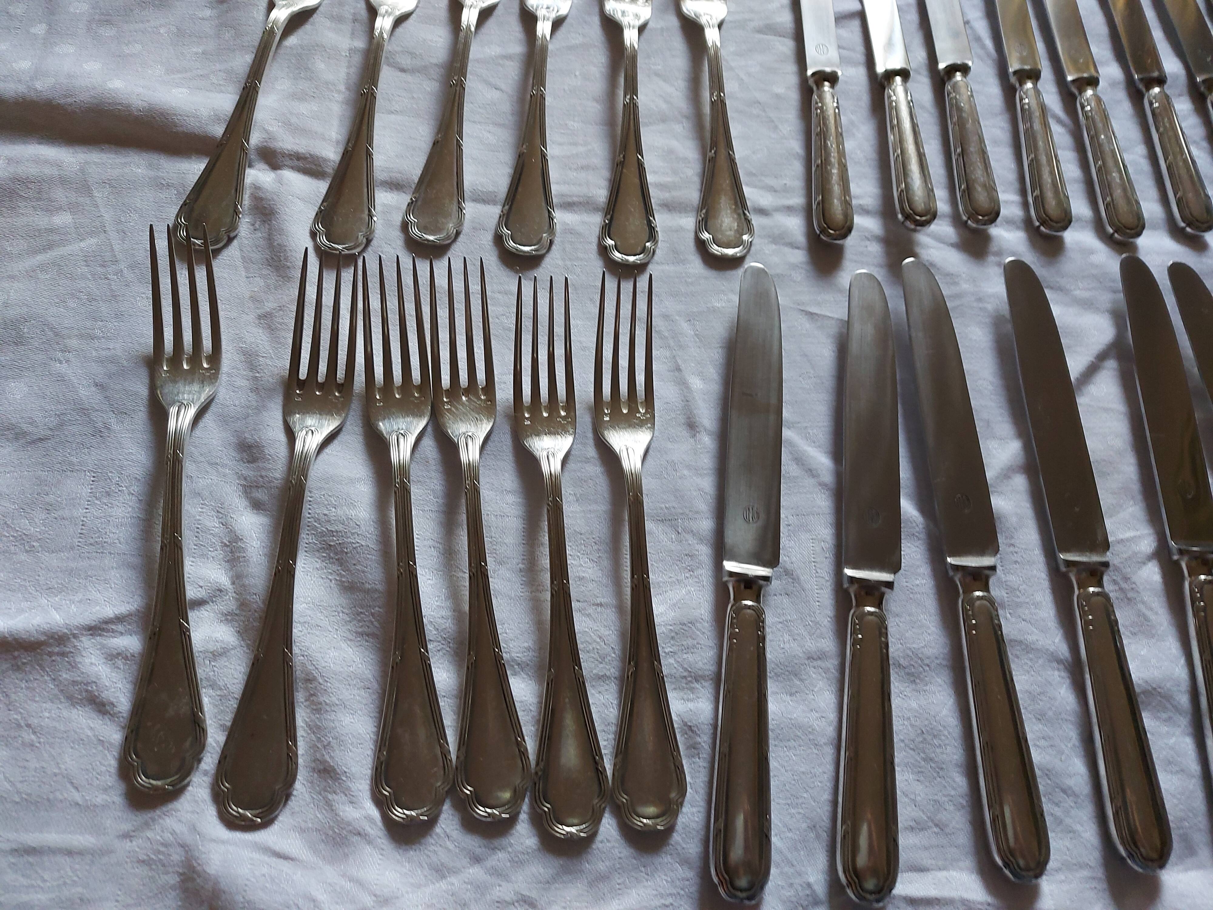 Ercuis housewife, 62 pieces in a box