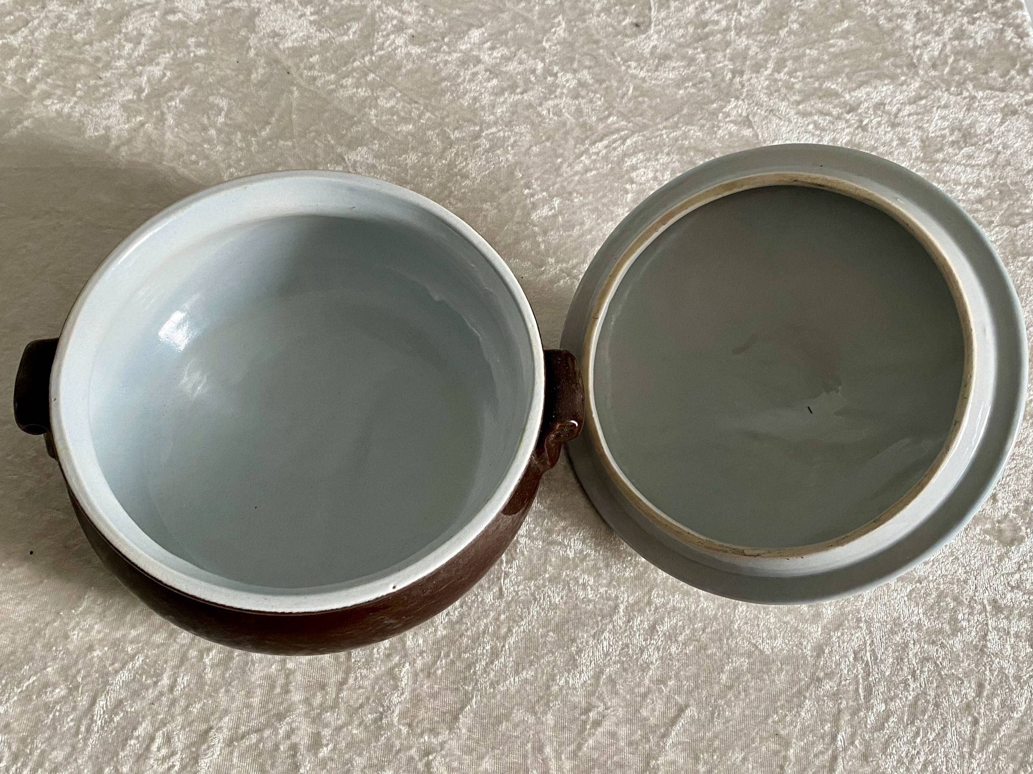 Serving dish. Soup tureen. Desvres earthenware.