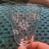3 tulip shaped wine glasses + 2 shot glasses
