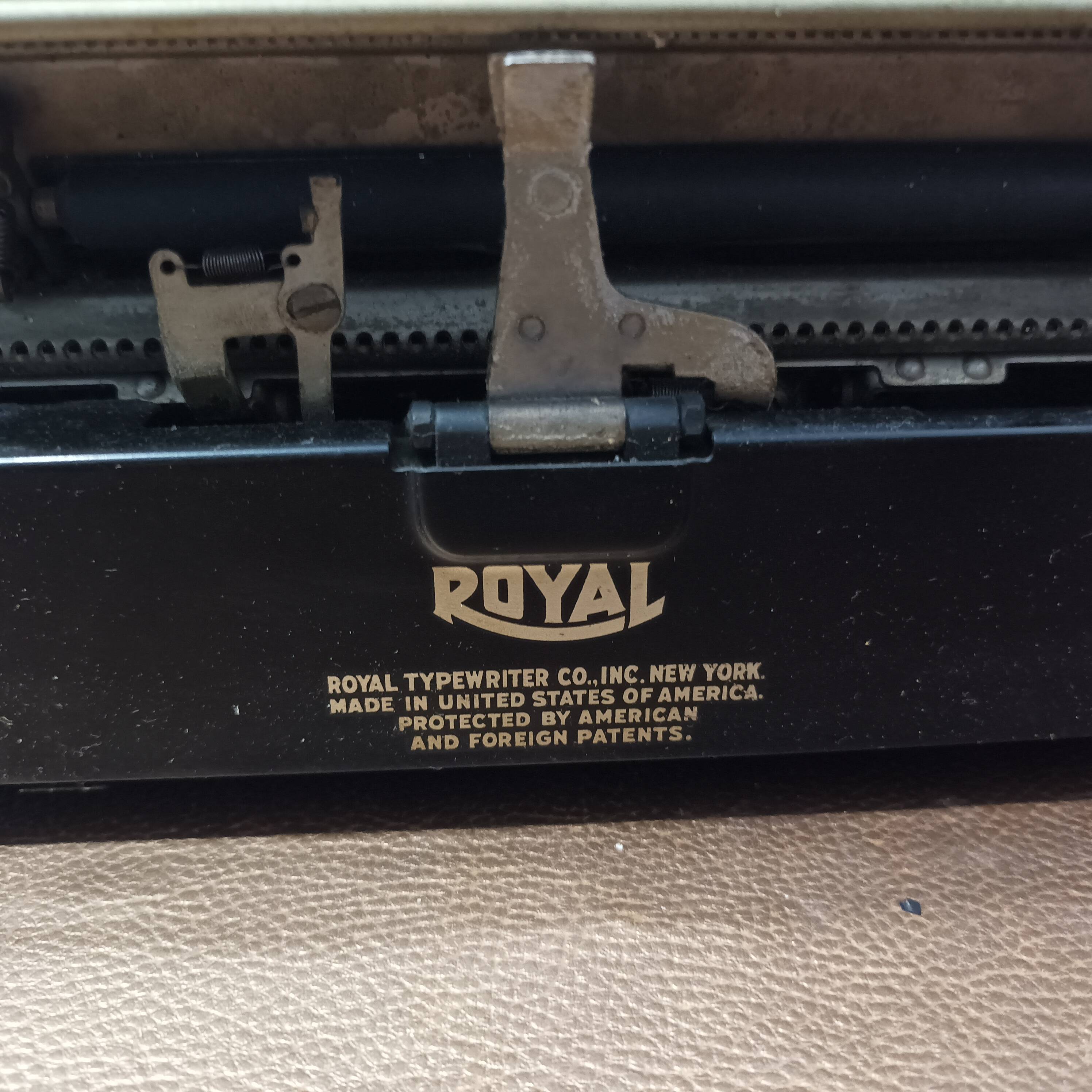 Antique royal typewriter made in usa