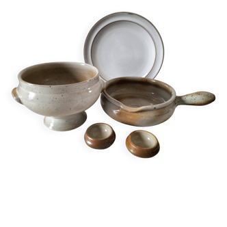 Set of serving and kitchen crockery in Marais stoneware