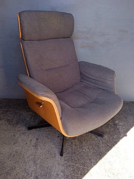 1970 style rotating designer armchair