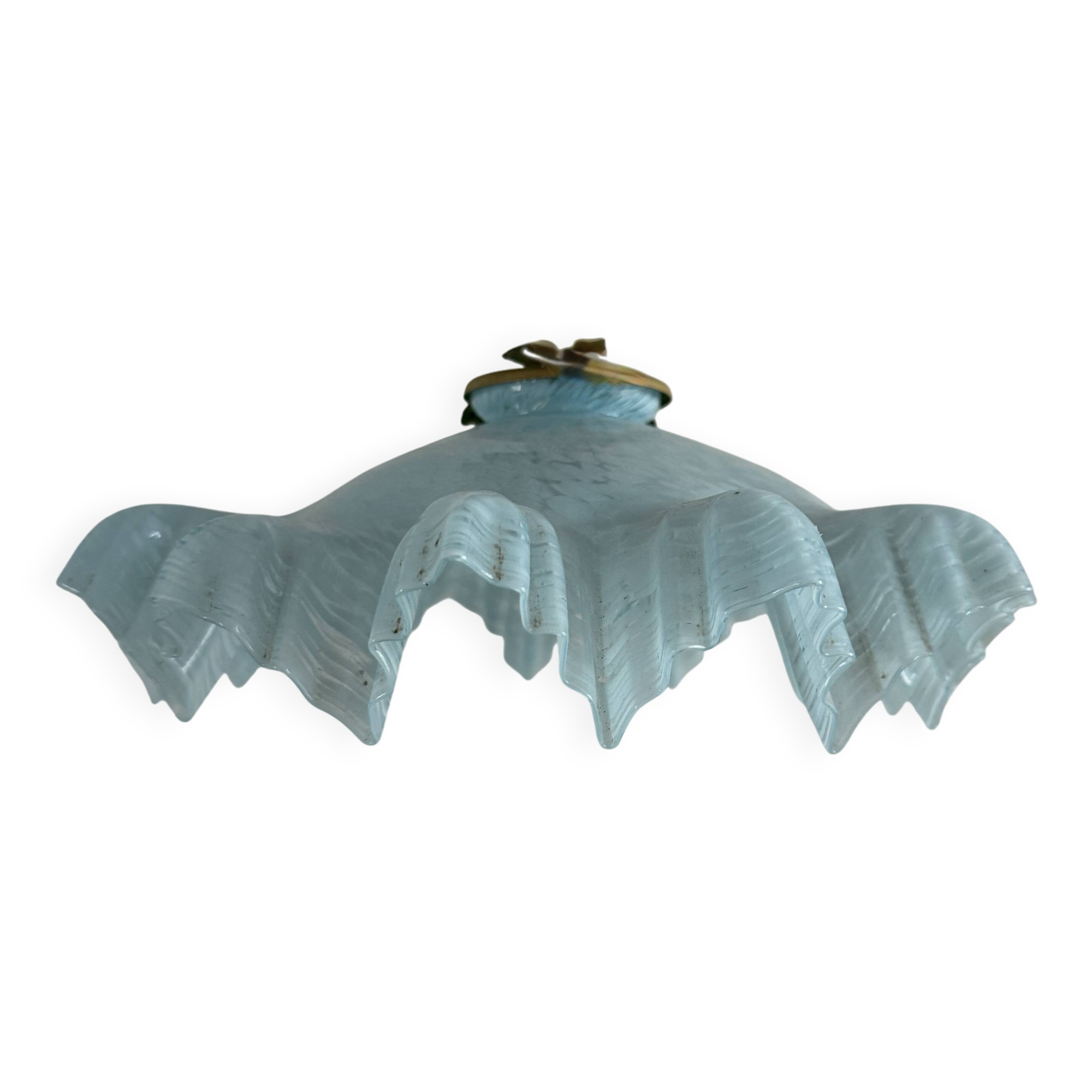 Abat-jour en opaline dentelée