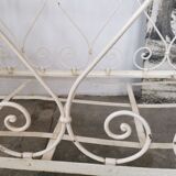 Bed, wrought iron bench