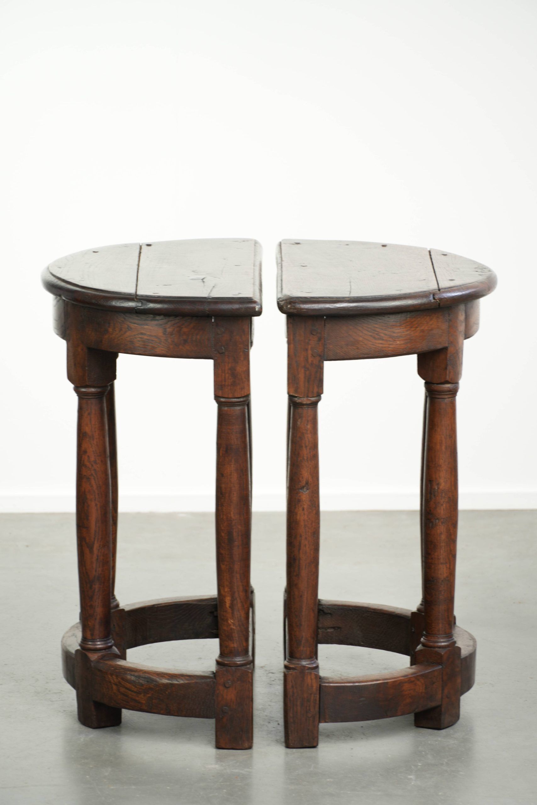 2 tables d'appoint anglaises antiques, fin du 19e siècle