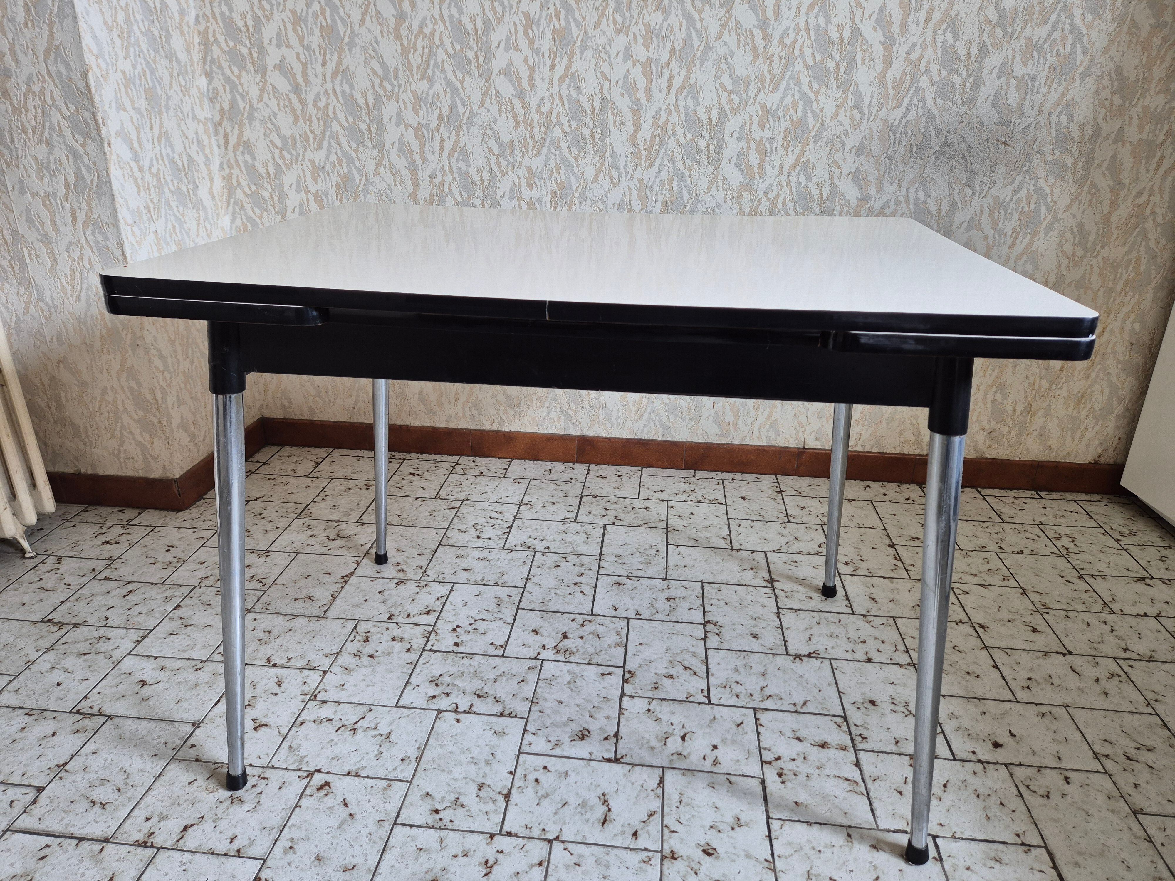 Table extensible en formica et chrome, 1950-60