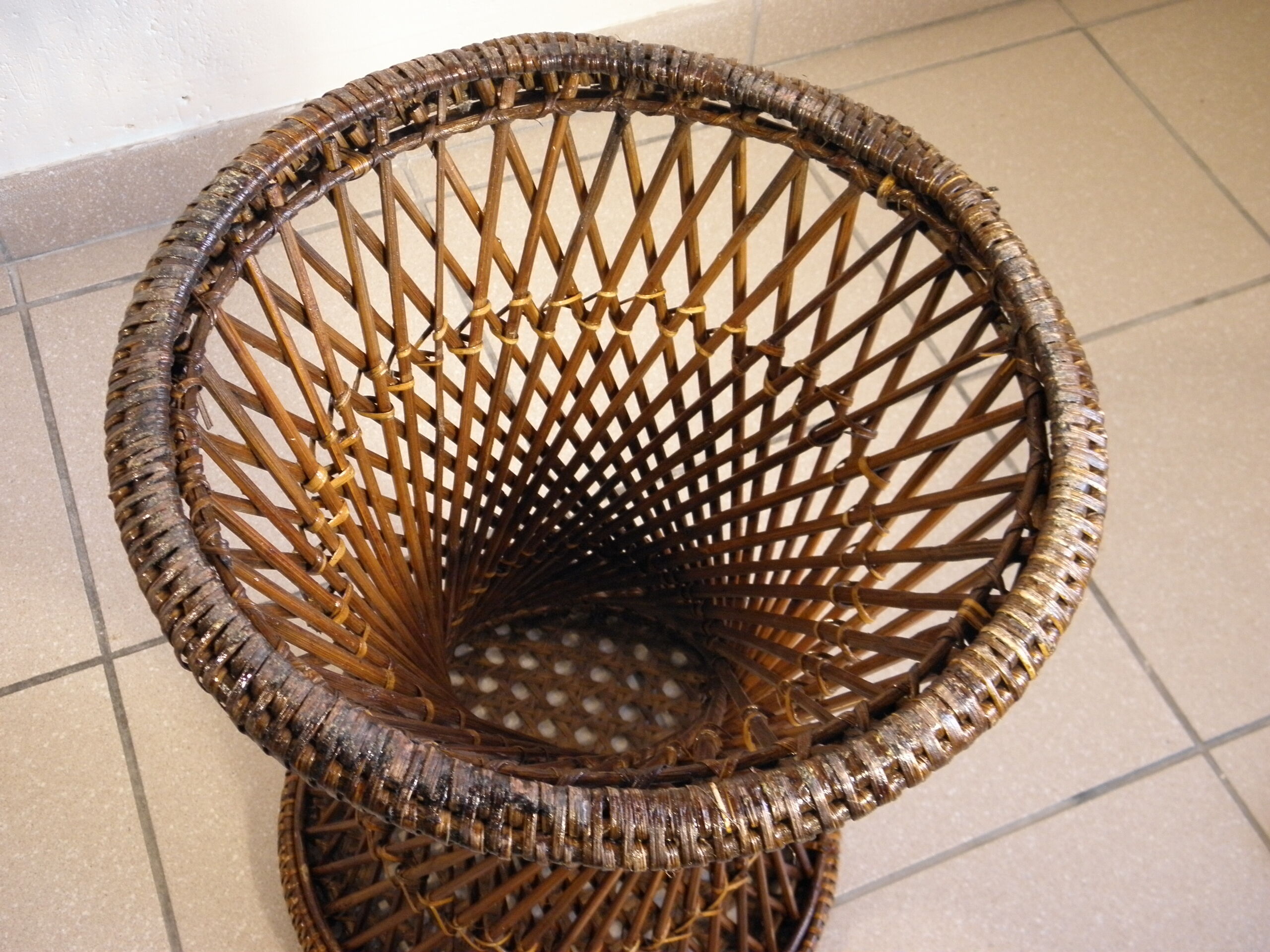 Diabolo tabouret in rattan