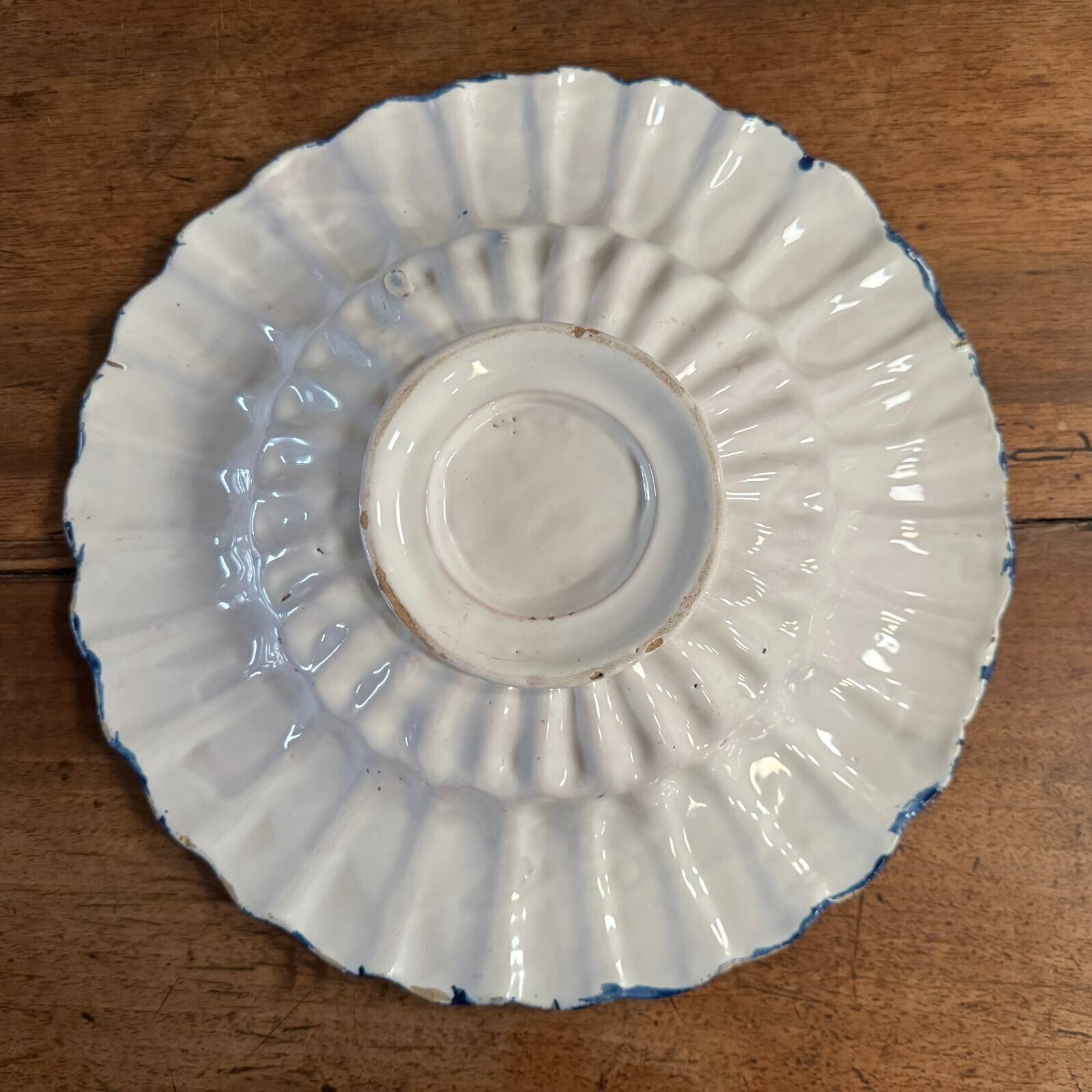 Polylobed hollow dish in Delft earthenware with Chinese decoration, 18th century