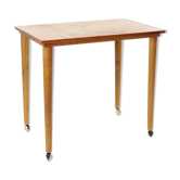 Table basse sur roues en teck, Tchécoslovaquie Années 1970