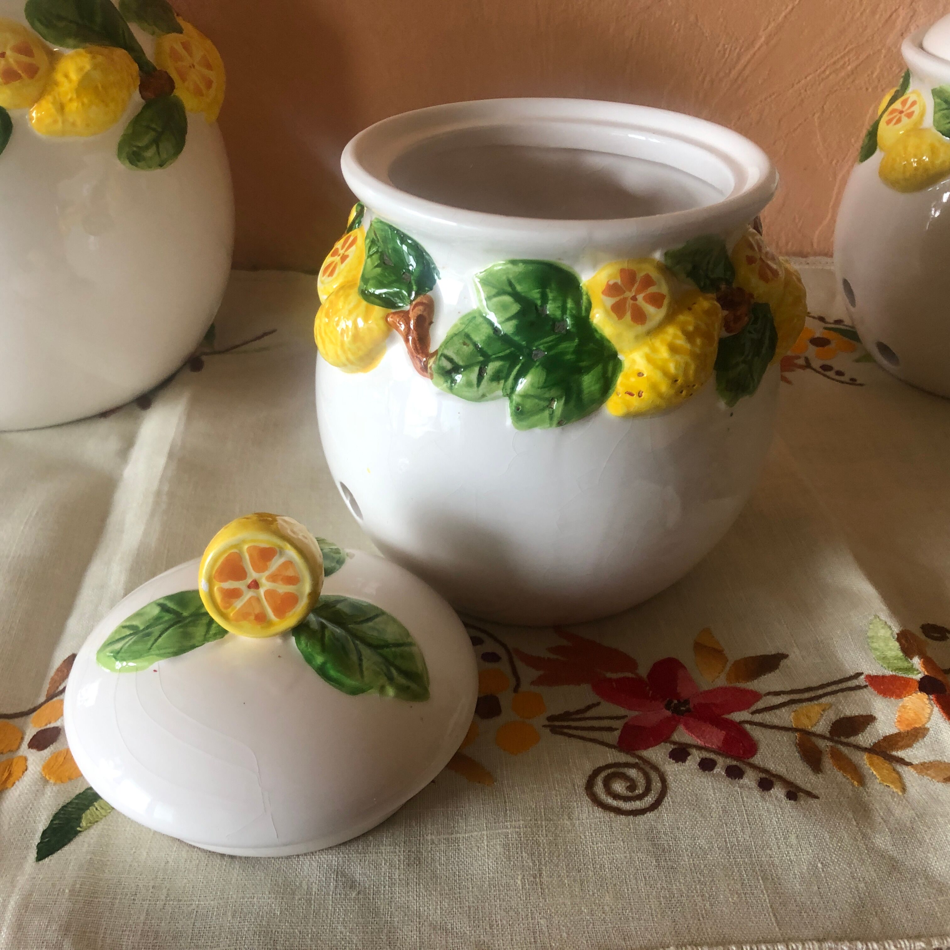 3 jars preservatives condiments onions garlic shallot decoration slurry Lemon
