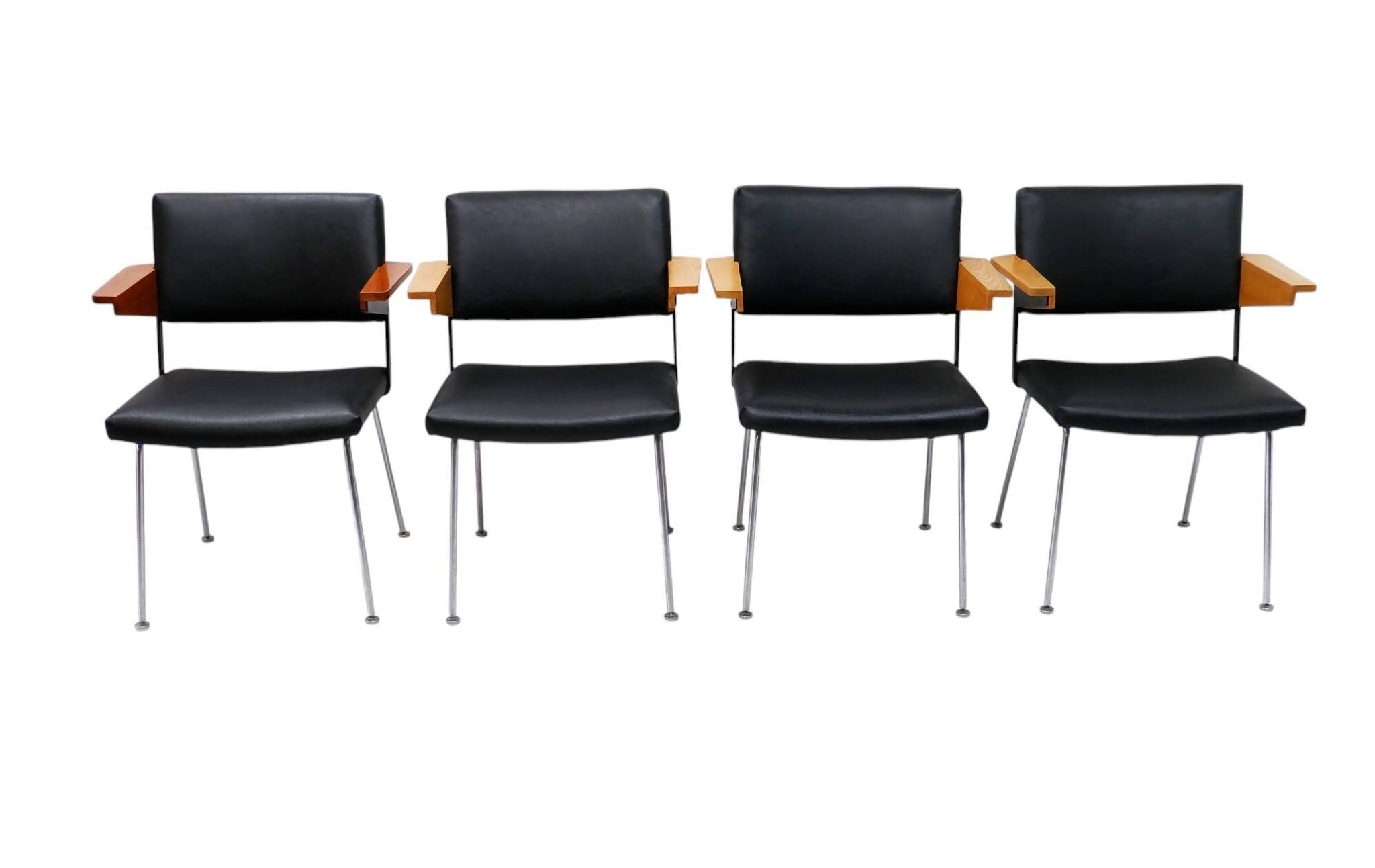 Set of 4 arm chairs by A. Cordemeyer for Gispen