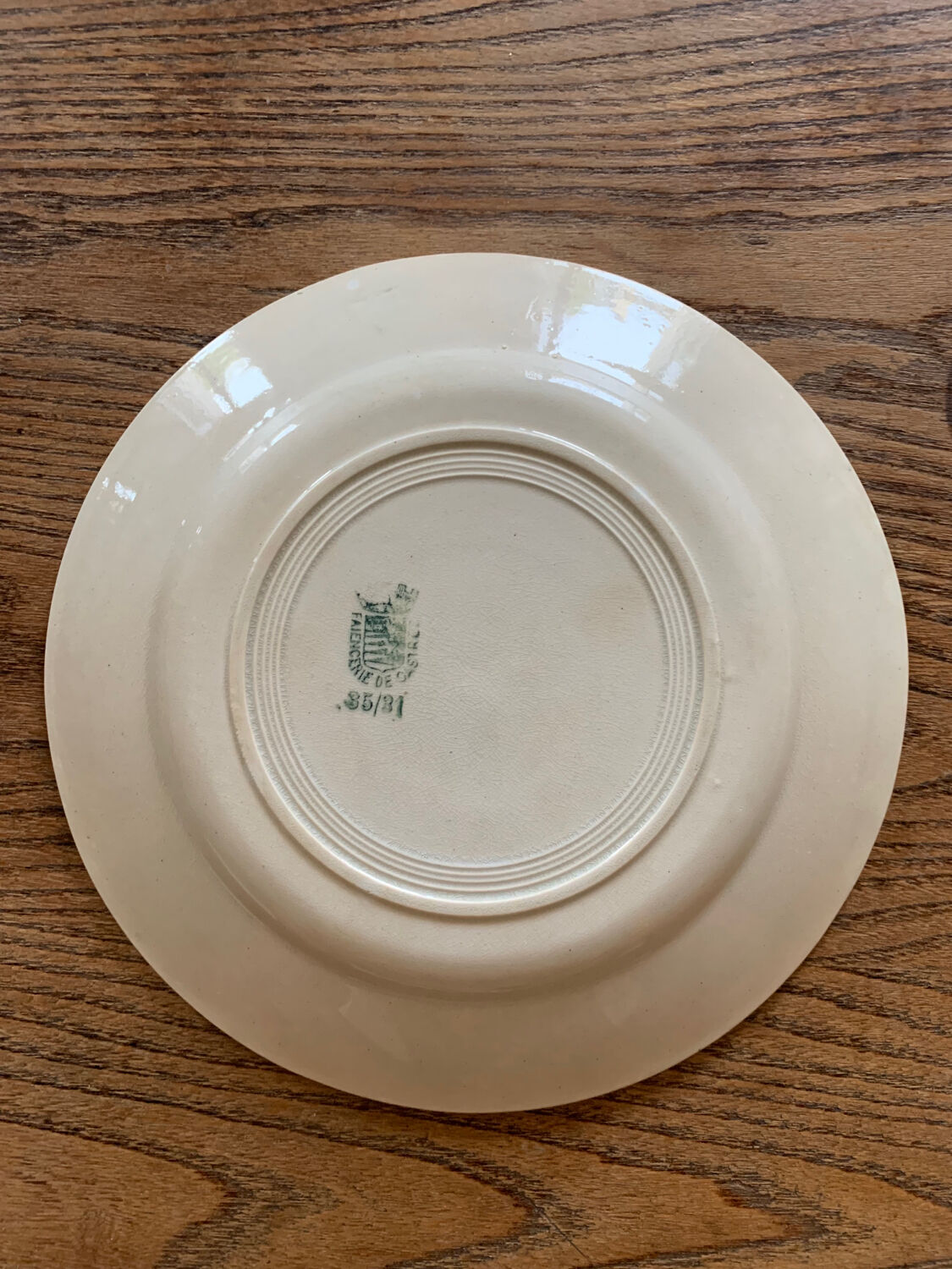 Assiette en céramique ancienne