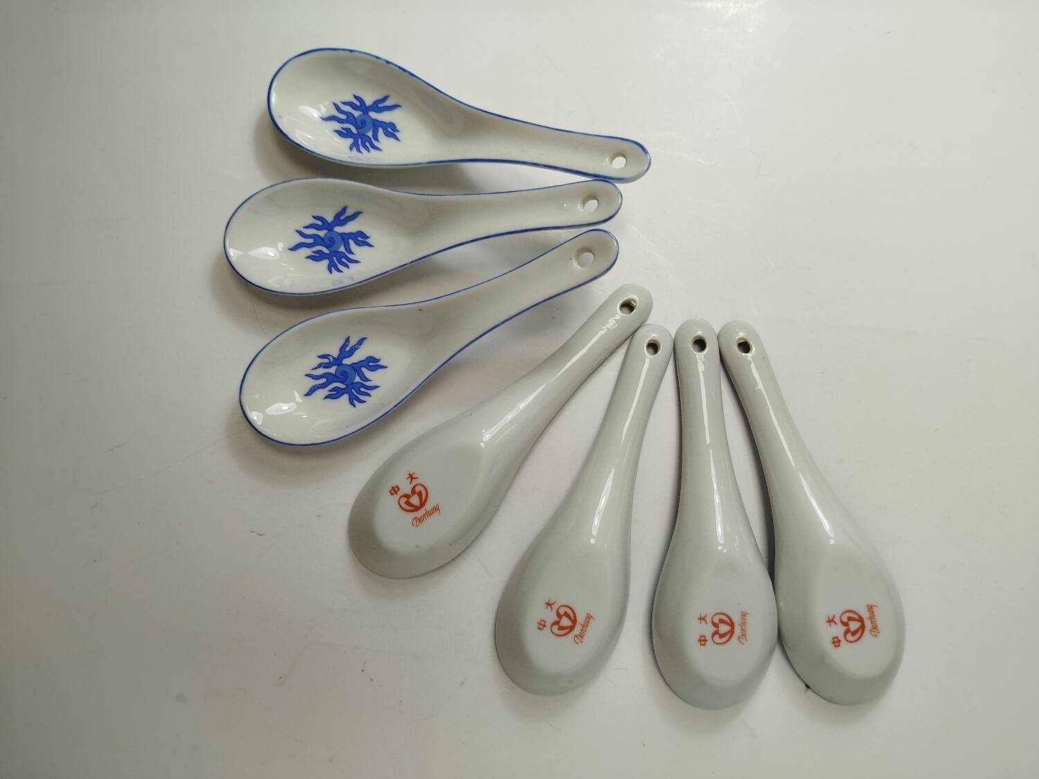Lot de 8 cuillères asiatiques en porcelaine blanche et bleue – style Chantong chinois traditionnel