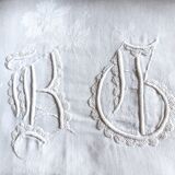 Service de table damassé ancien 1m75x2m35 monogrammé "BG" avec 8 serviettes et nappe-cadeau