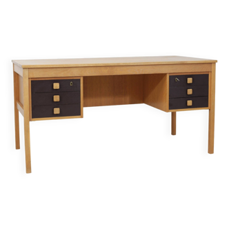 Domino Mobler Double Sided Desk