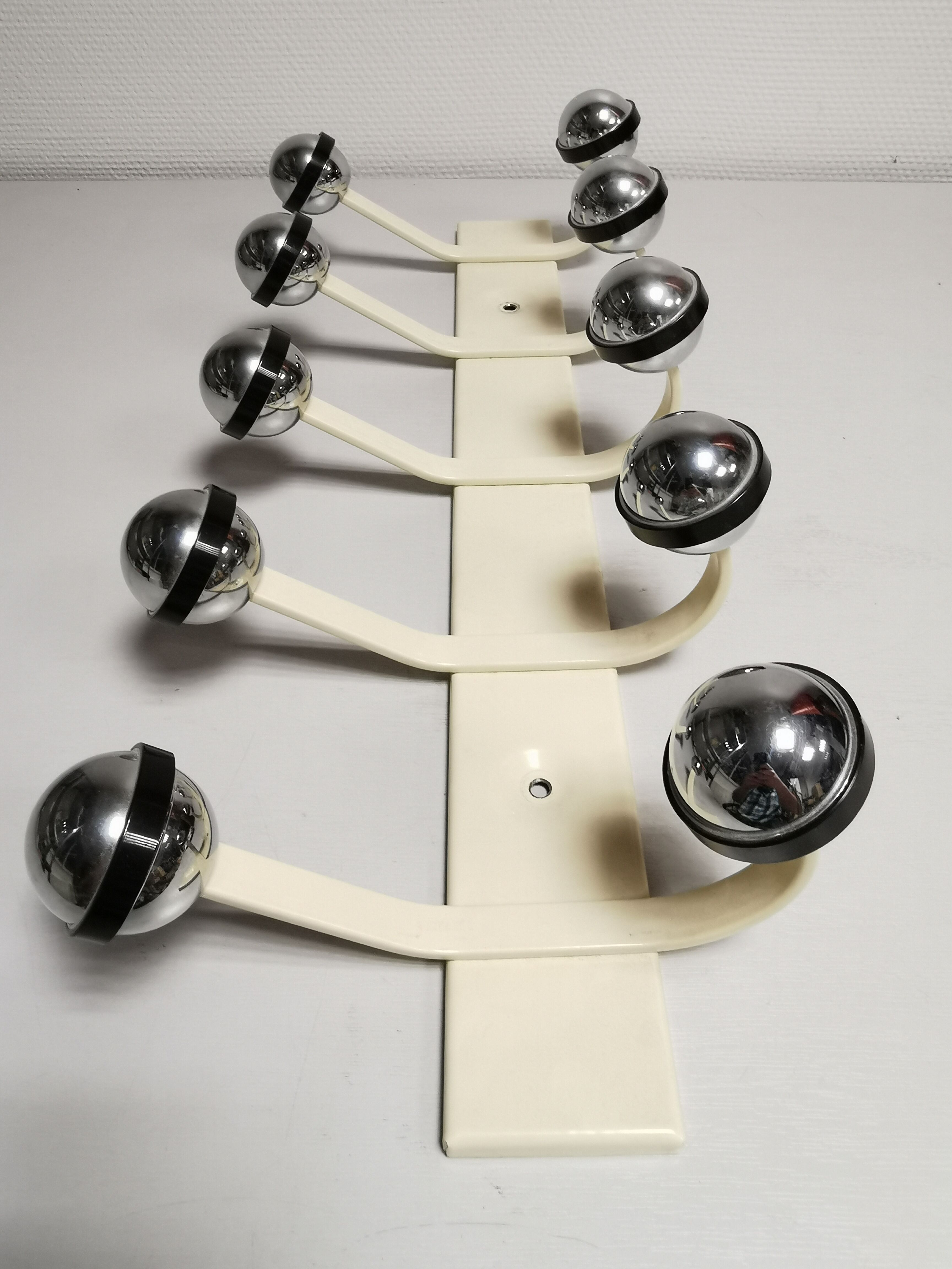 POrte Coats, design of the 70s. ball hooks