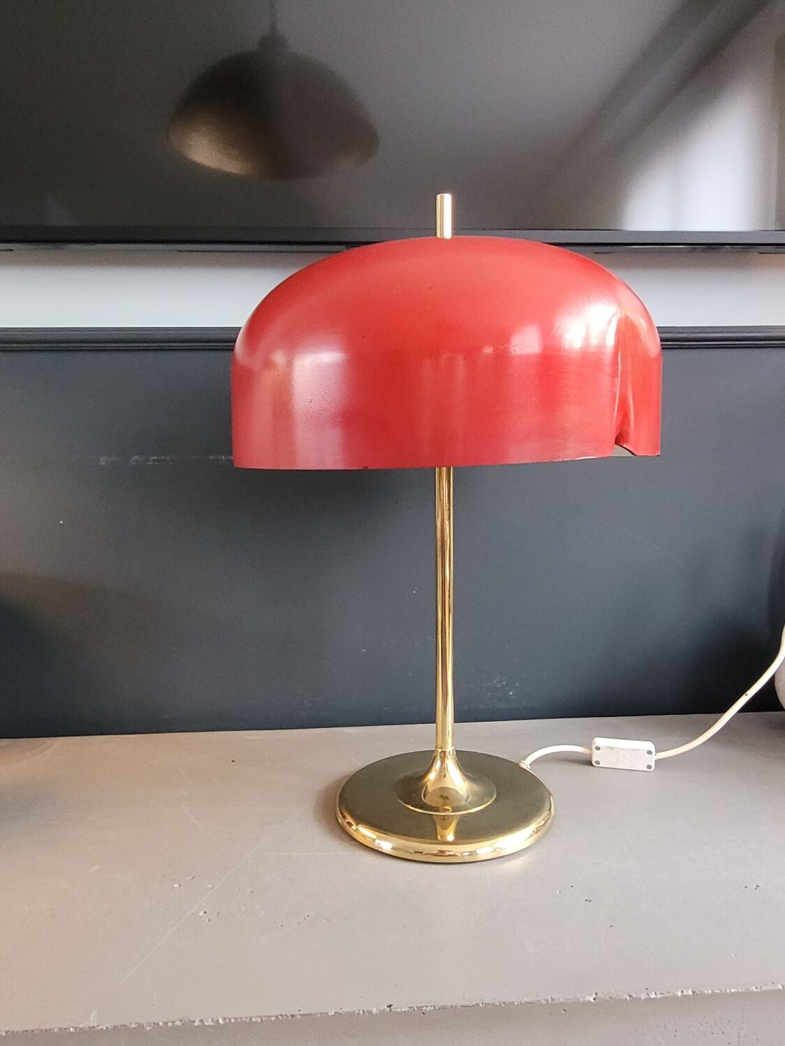 Vintage table lamp with bell shade and brass base