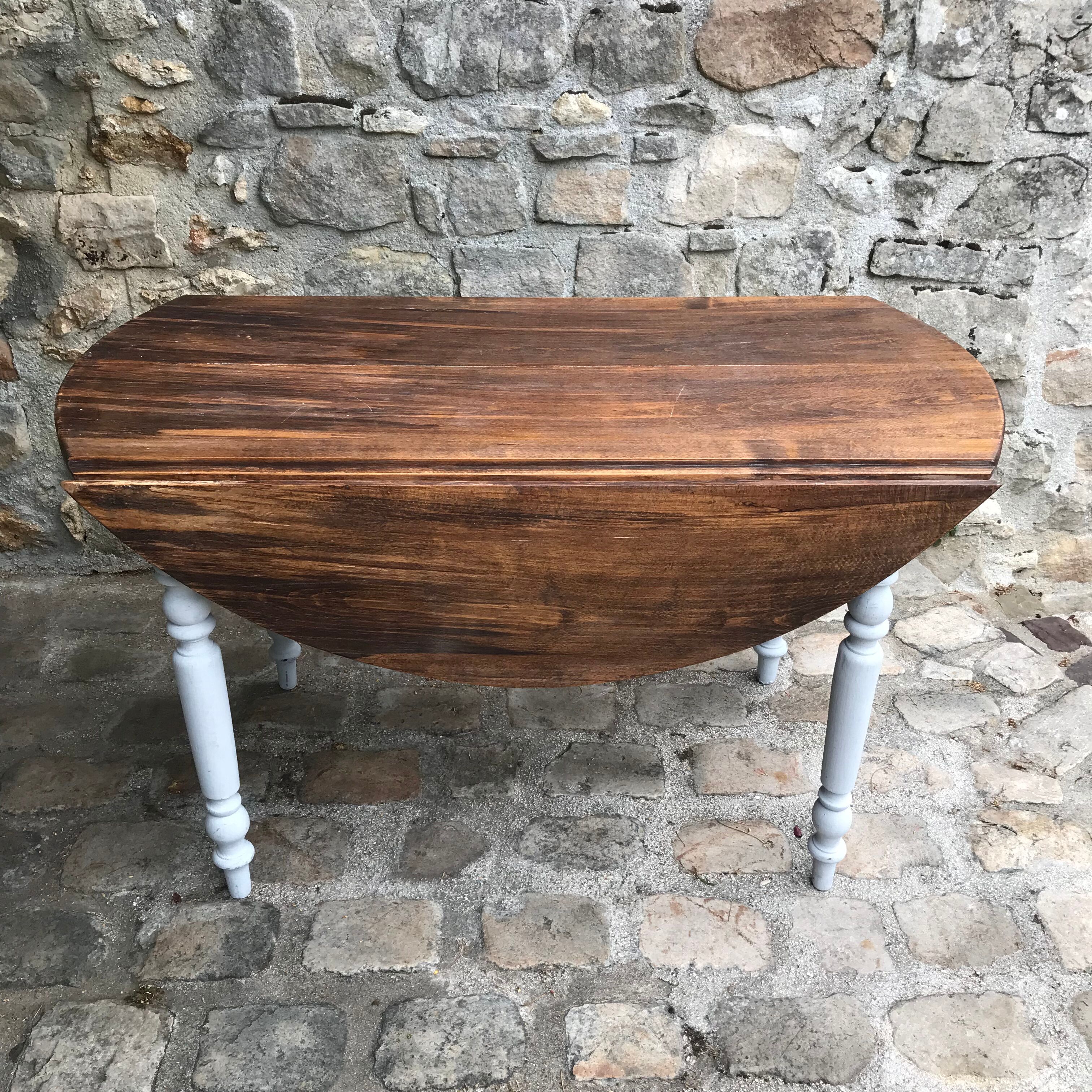 Table ronde avec rabats
