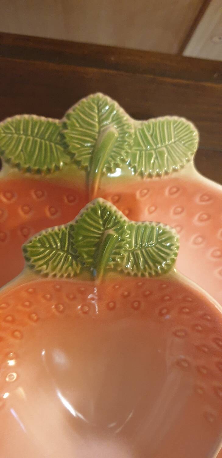 Strawberry dessert service