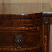 Commode Sheraton avec poignées tête de lion, 1859