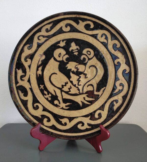 Plat vintage du Dauphiné en terre cuite vernissée Couple de pigeons