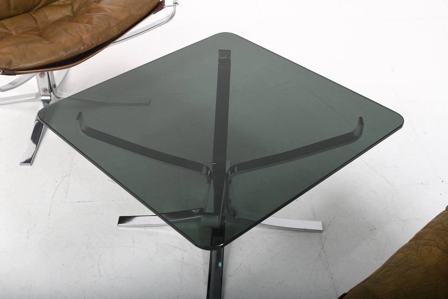 Chaises et table Chromed Falcon par Sigurd Ressell années 1970