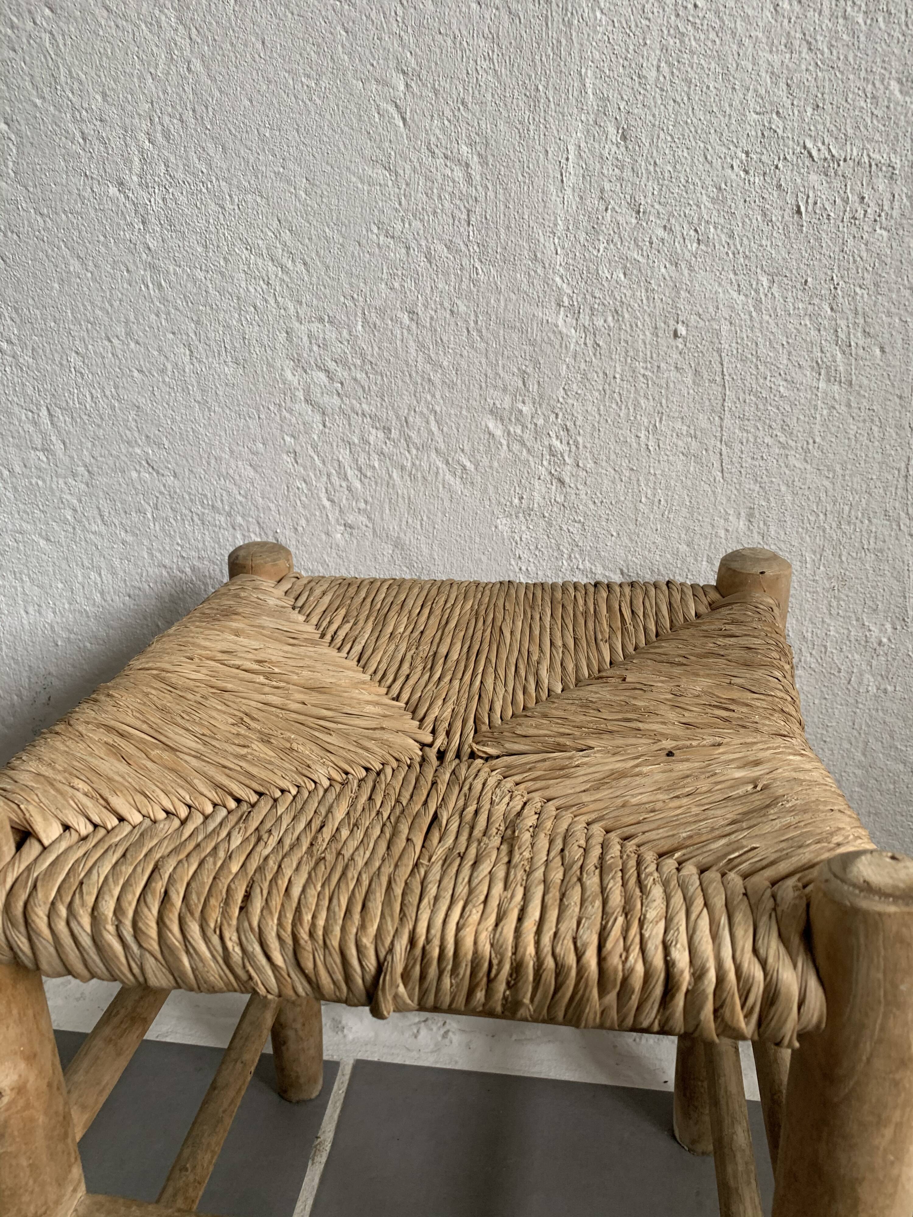 Old mulched farm tabouret