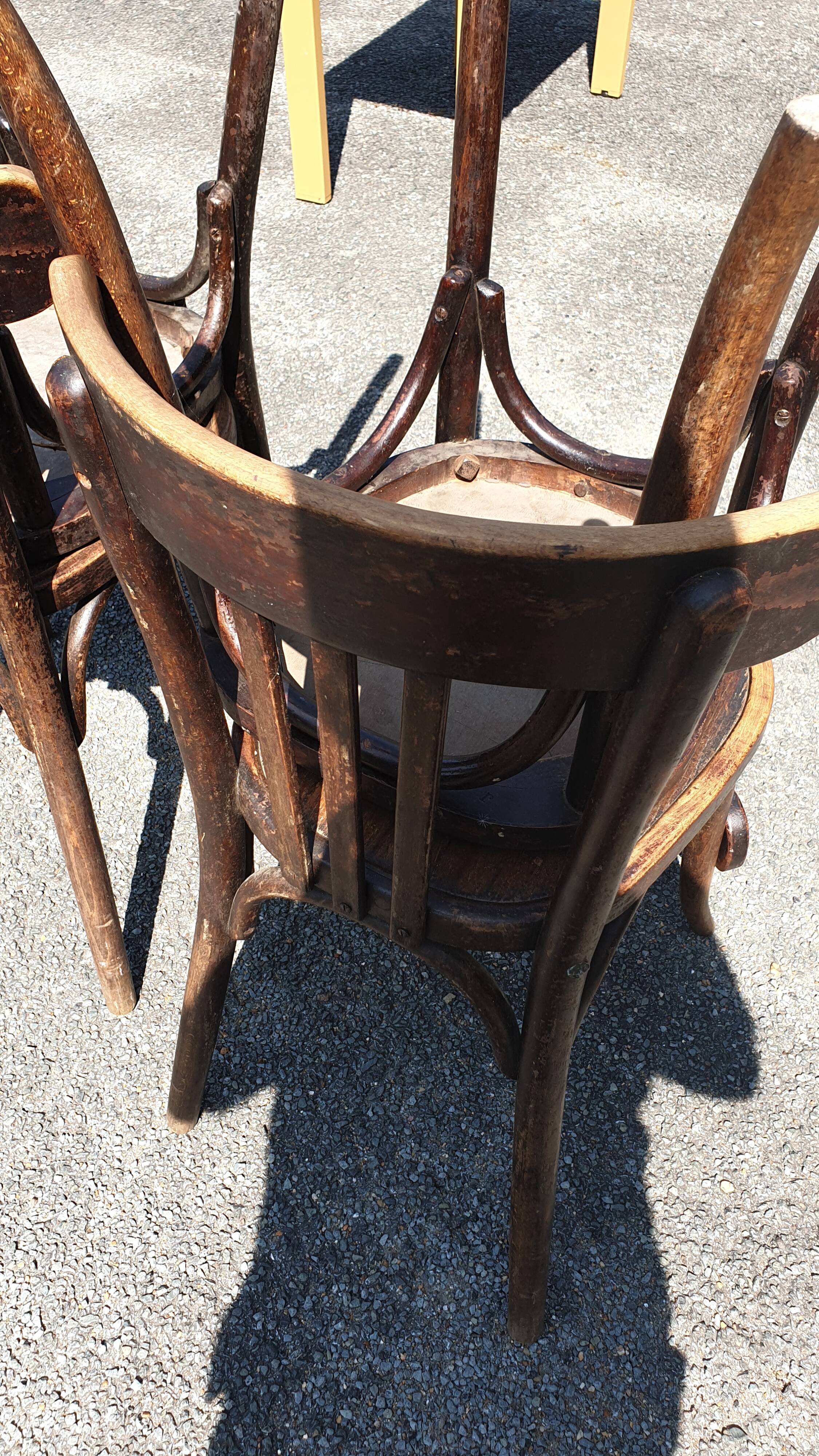 4 bistro chairs 40/50
