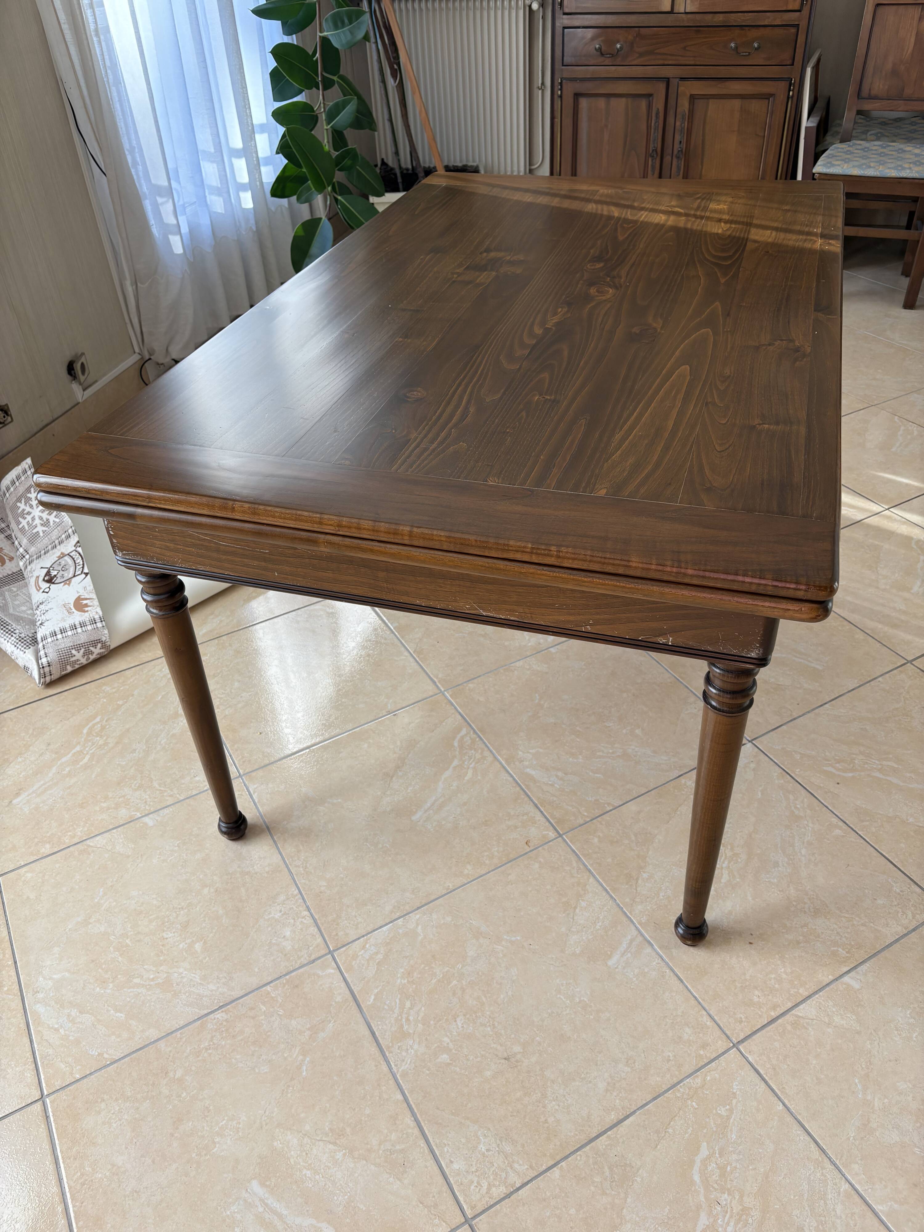 extendable table made of solid wood