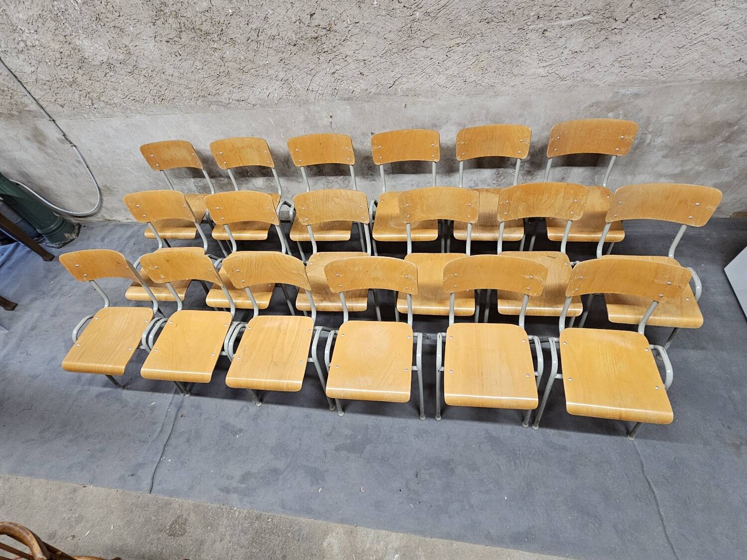 Lot of 18 vintage stackable bistro chairs 1970