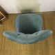 Fauteuil crapaud vintage en velours bleu