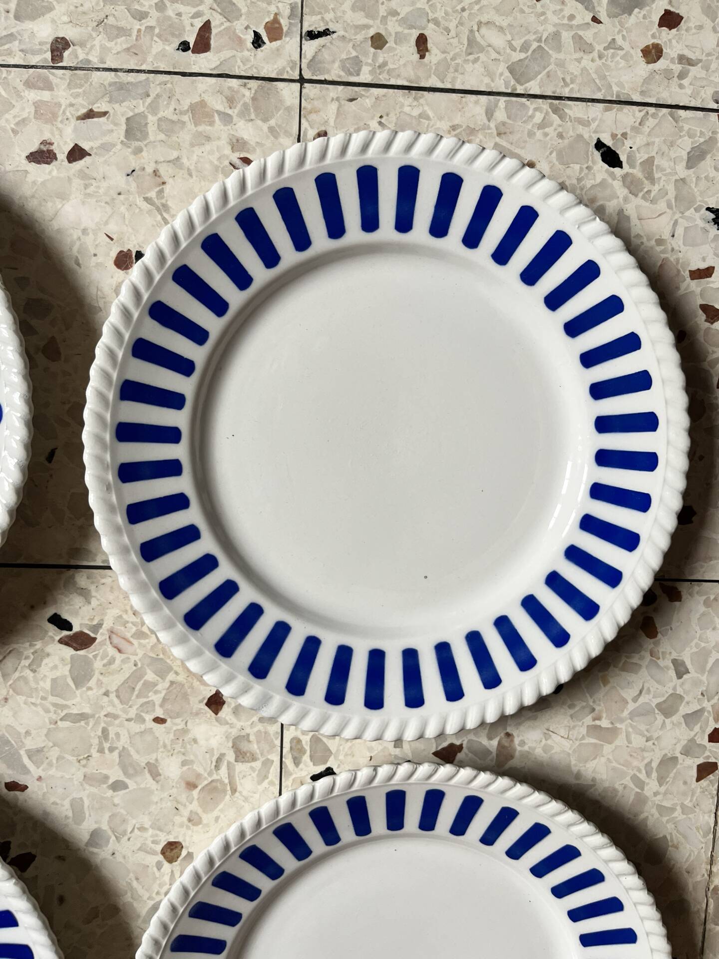 4 dinner plates