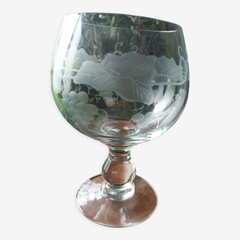 Engraved glass