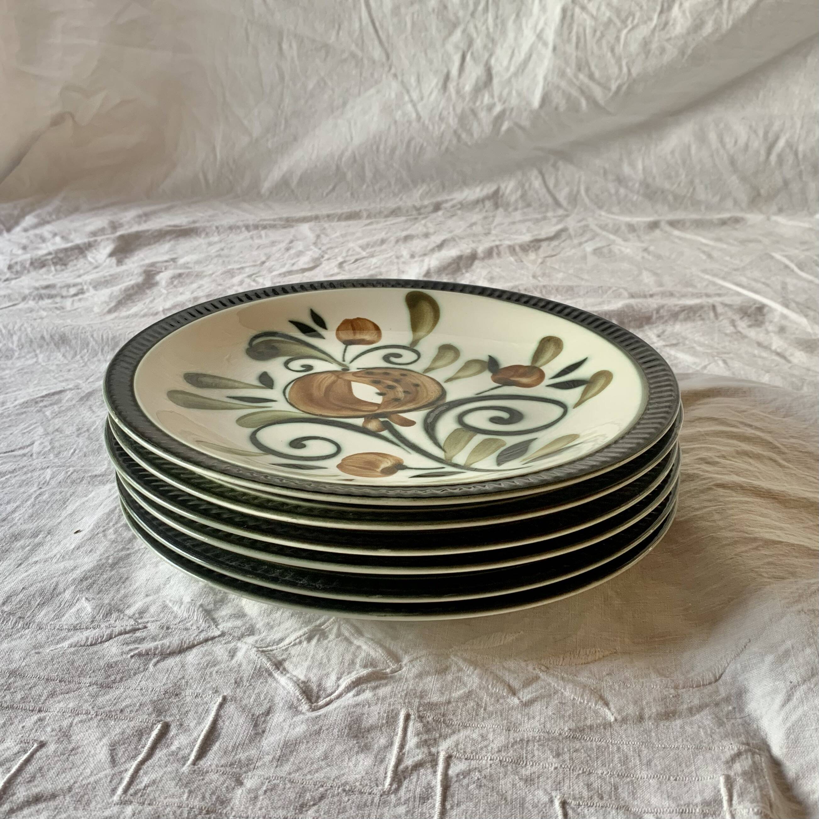 Set of 6 Boch La Louvière flat plates - Argenteuil series