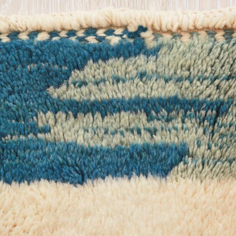 Minimalist moroccan rug. 150/250cm