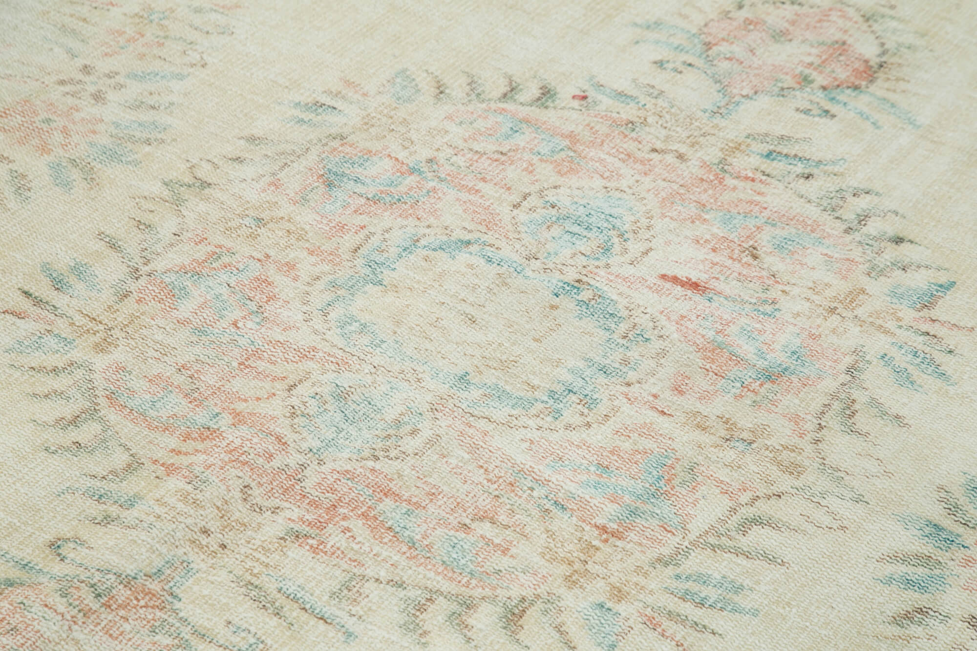 Handmade rustic oriental beige rug 173 cm x 258 cm