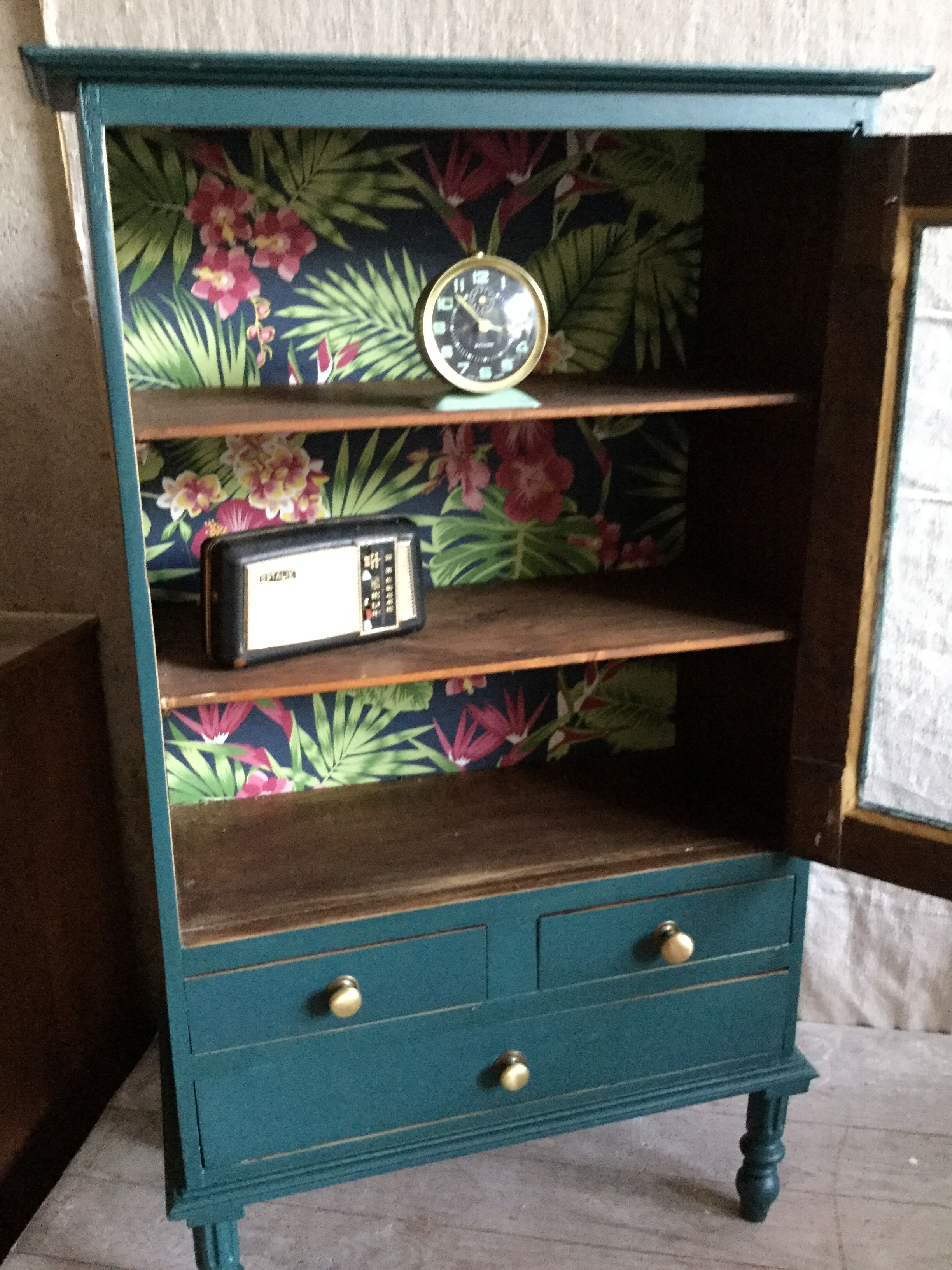 Small wardrobe showcase H100